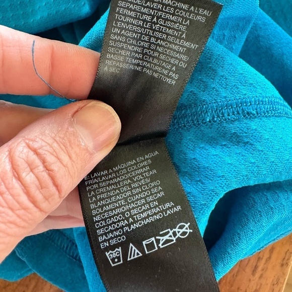 The North Face Men's Flashdry High Low Performance Long Sleeve Top / Large - Picture 10 of 10